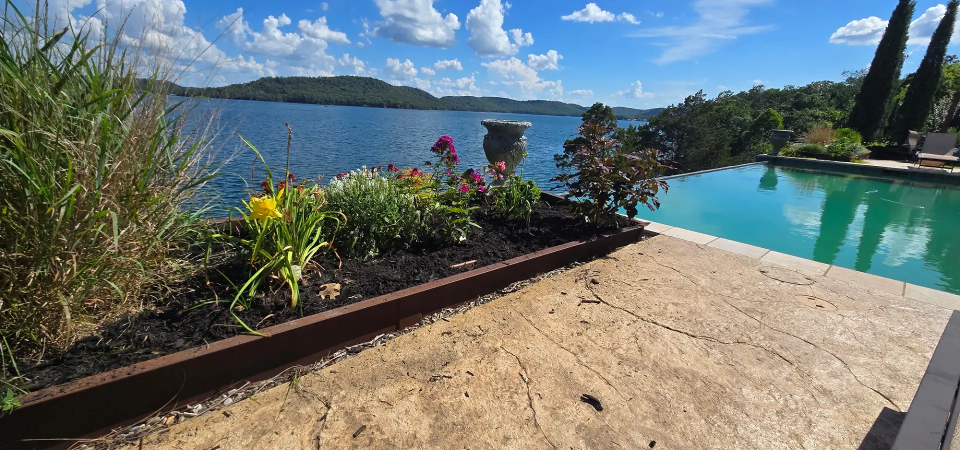 contact us breadcrumb hero